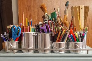 art-supplies-1324034_150.jpg