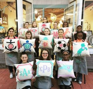 ar-workshop-pillows-birthday-party-youth-twwn-tween-party-1 (1).jpg