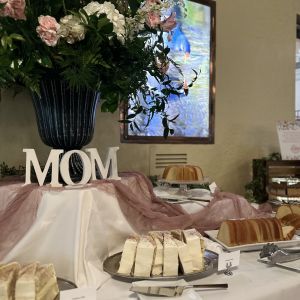 05/10: Mother's Day Buffet at The Lodge at Wakulla Springs