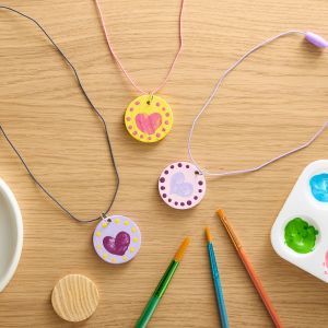 05/09: Michael's Kids Club: Mother’s Day Flower Stamped Card and Thumbprint Necklace