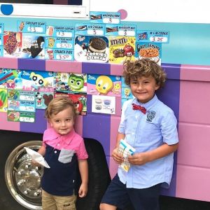 Momma P's Ice Cream Truck Online Fun